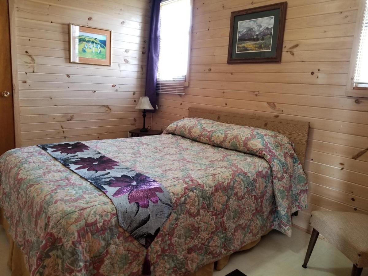 Blue Spruces Cottages Hampton Esterno foto
