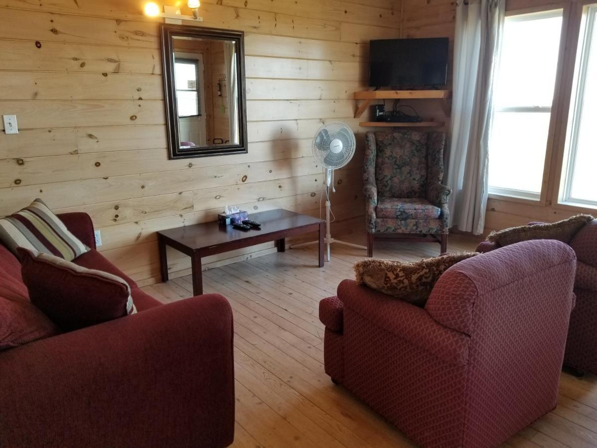 Blue Spruces Cottages Hampton Esterno foto