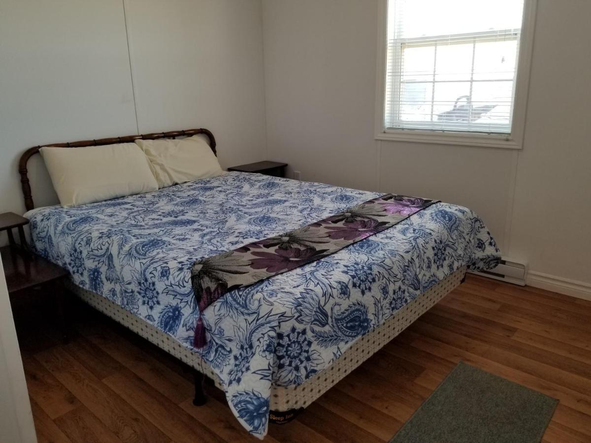 Blue Spruces Cottages Hampton Esterno foto