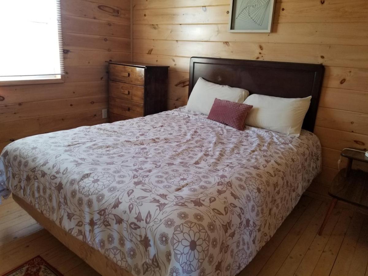 Blue Spruces Cottages Hampton Esterno foto