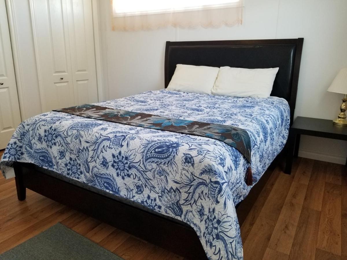 Blue Spruces Cottages Hampton Esterno foto
