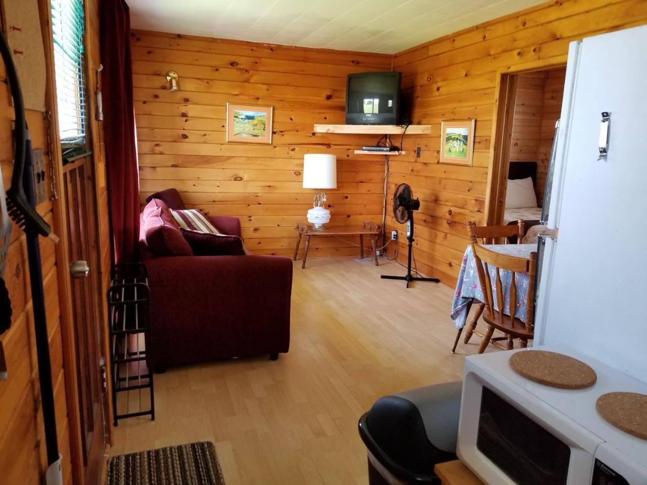 Blue Spruces Cottages Hampton Esterno foto