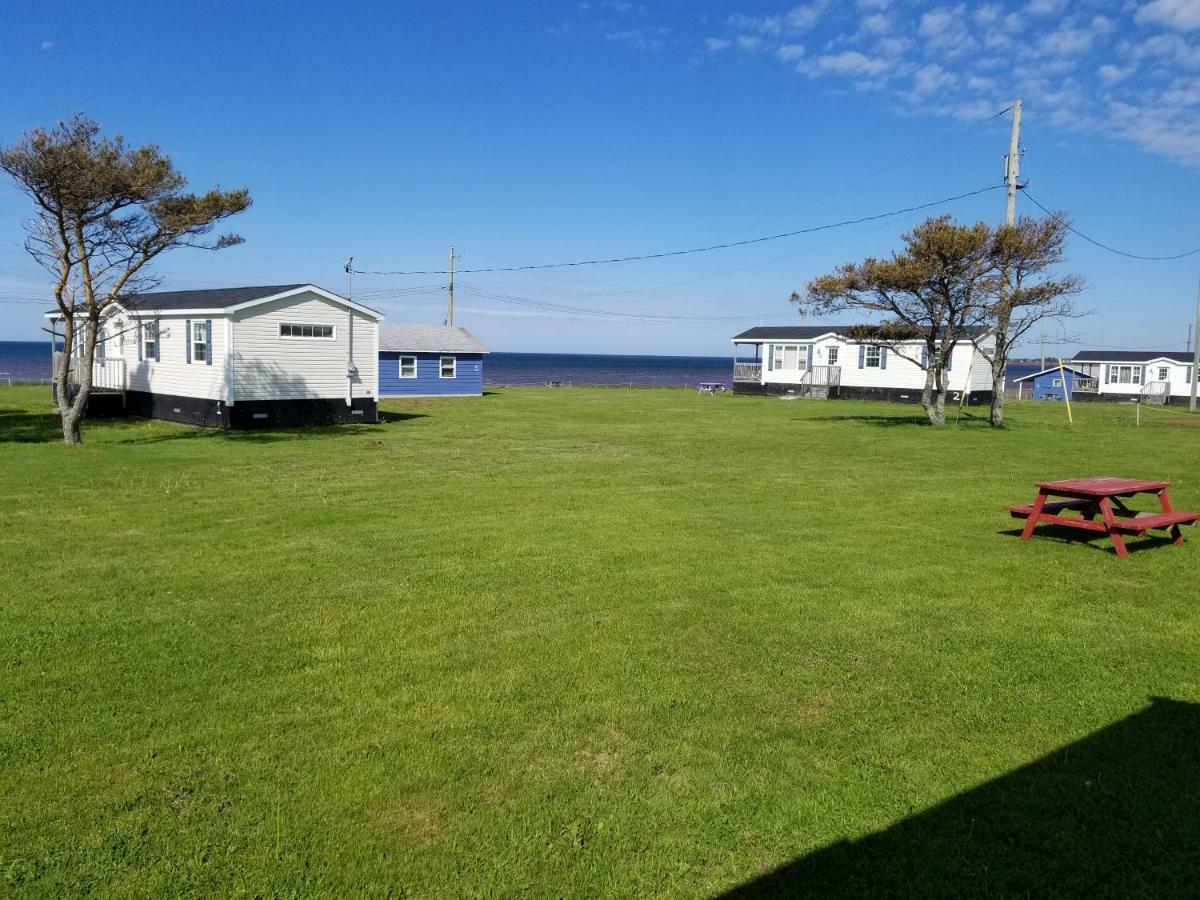 Blue Spruces Cottages Hampton Esterno foto