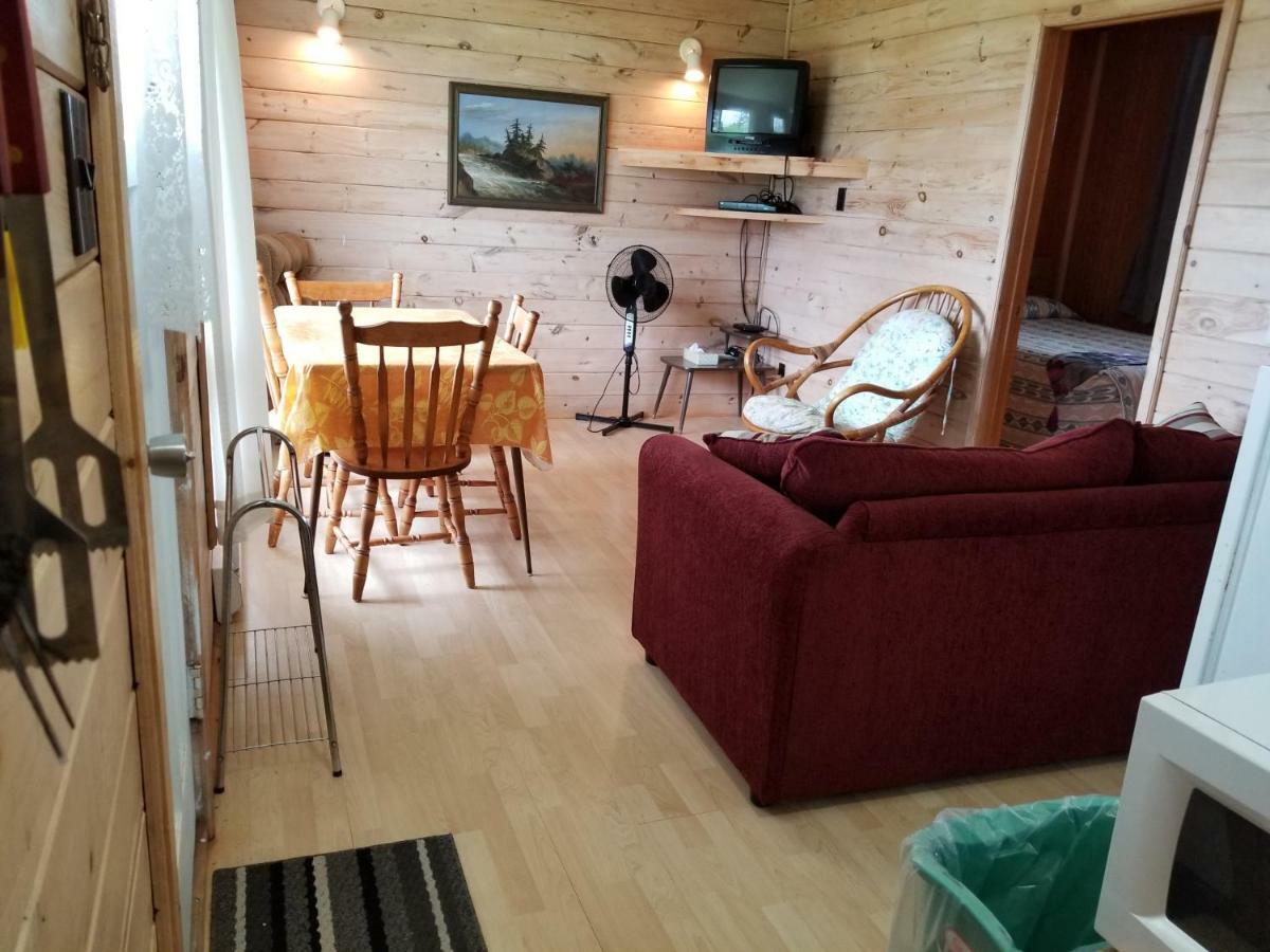 Blue Spruces Cottages Hampton Esterno foto