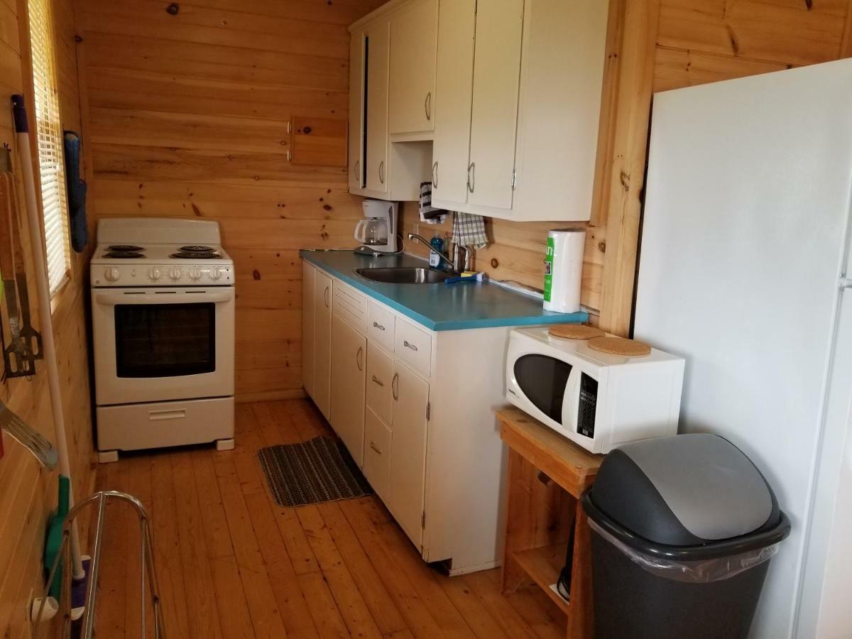 Blue Spruces Cottages Hampton Esterno foto
