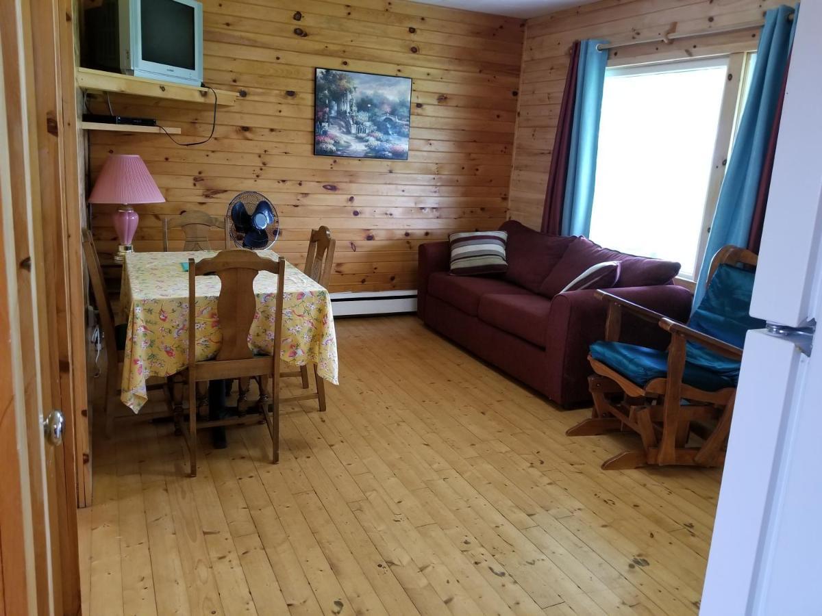 Blue Spruces Cottages Hampton Esterno foto